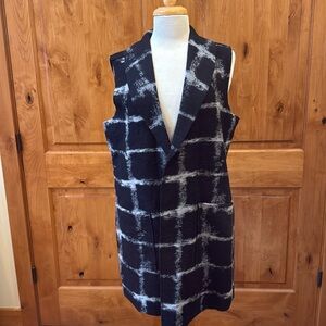 Tribal black and white vest. Size L